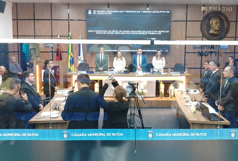 Presidente da Cmara inicia trabalhos desta tera (22) com um minuto de silncio pela morte de Papa Francisco