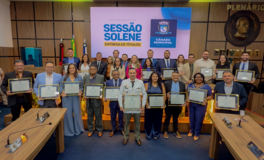 Sesso Solene agracia 21 novos cidados e cidads patoenses com Titulo Honorfico