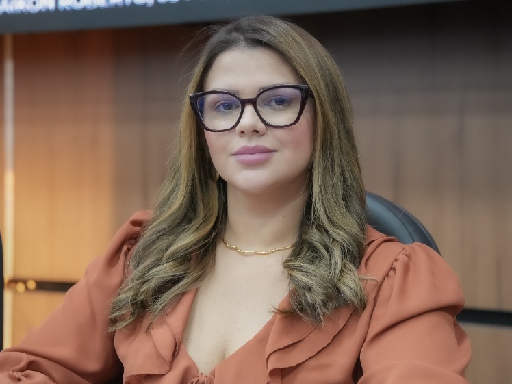 Primeiro semestre: Estamos no caminho certo, avalia Brenna Nbrega