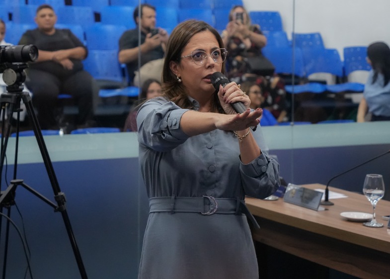Perla Gadelha toma posse como vereadora na Cmara Municipal de Patos-PB e anuncia primeiras aes do mandato