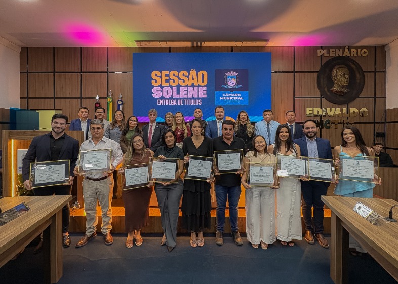 C�mara de Patos entrega t�tulos de cidadania a profissionais que contribuem para o desenvolvimento do munic�pio